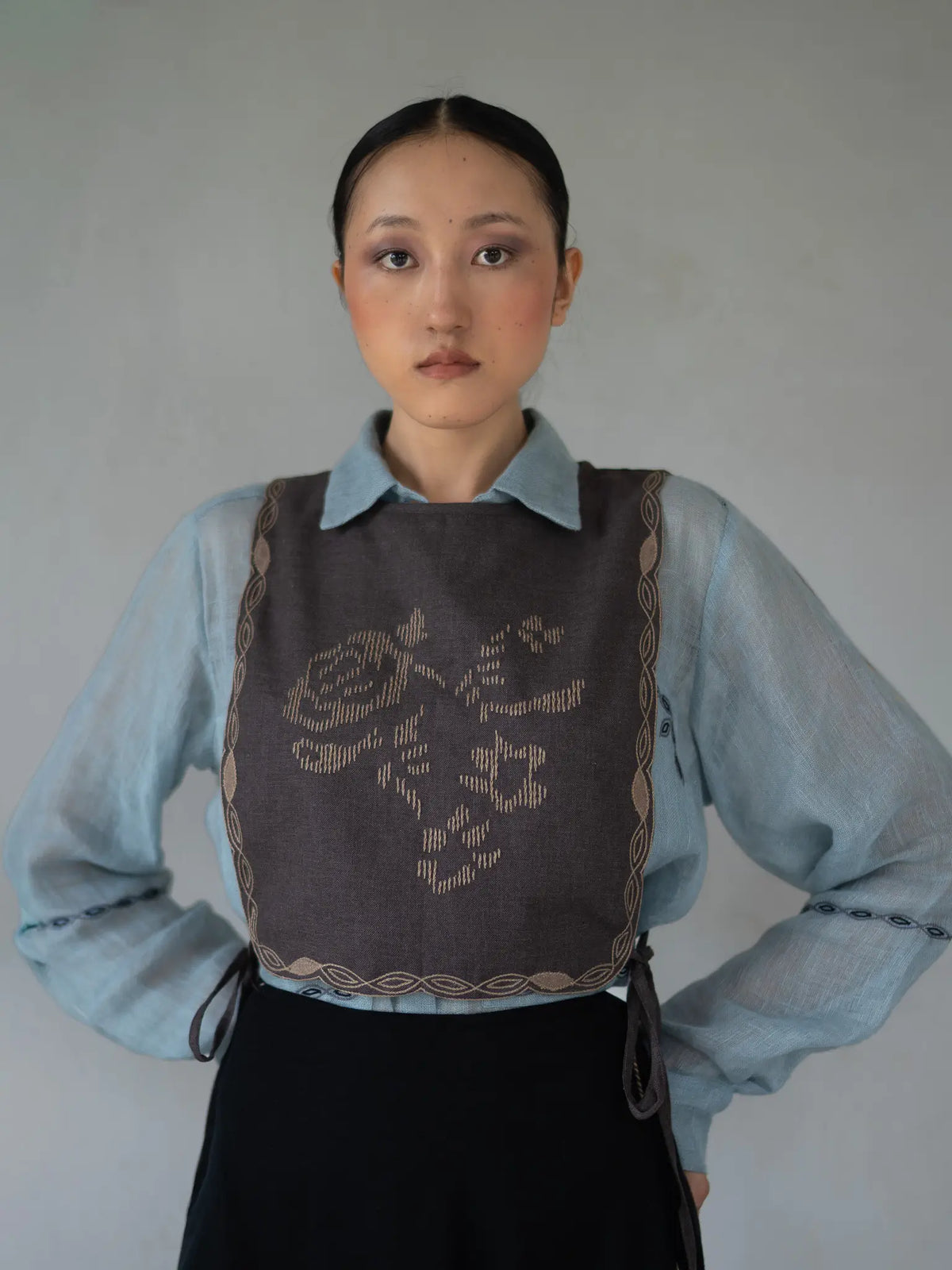 Eve Glow Bib