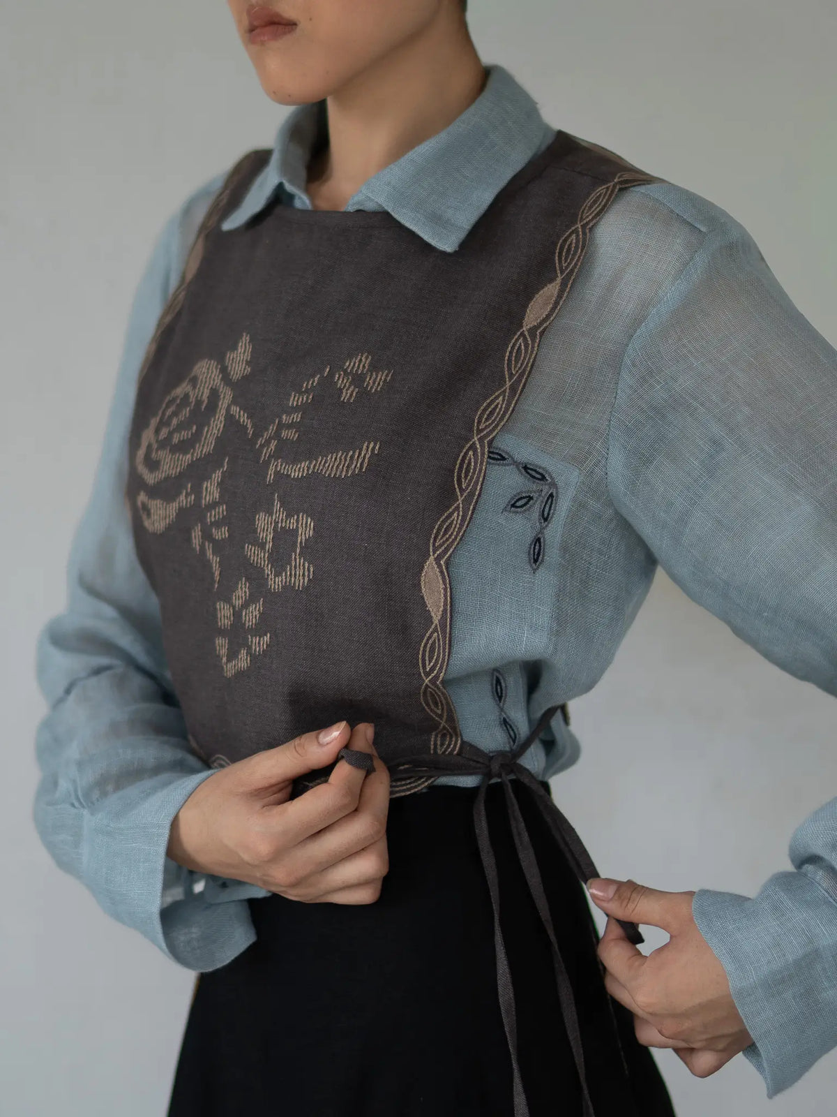 Eve Glow Bib
