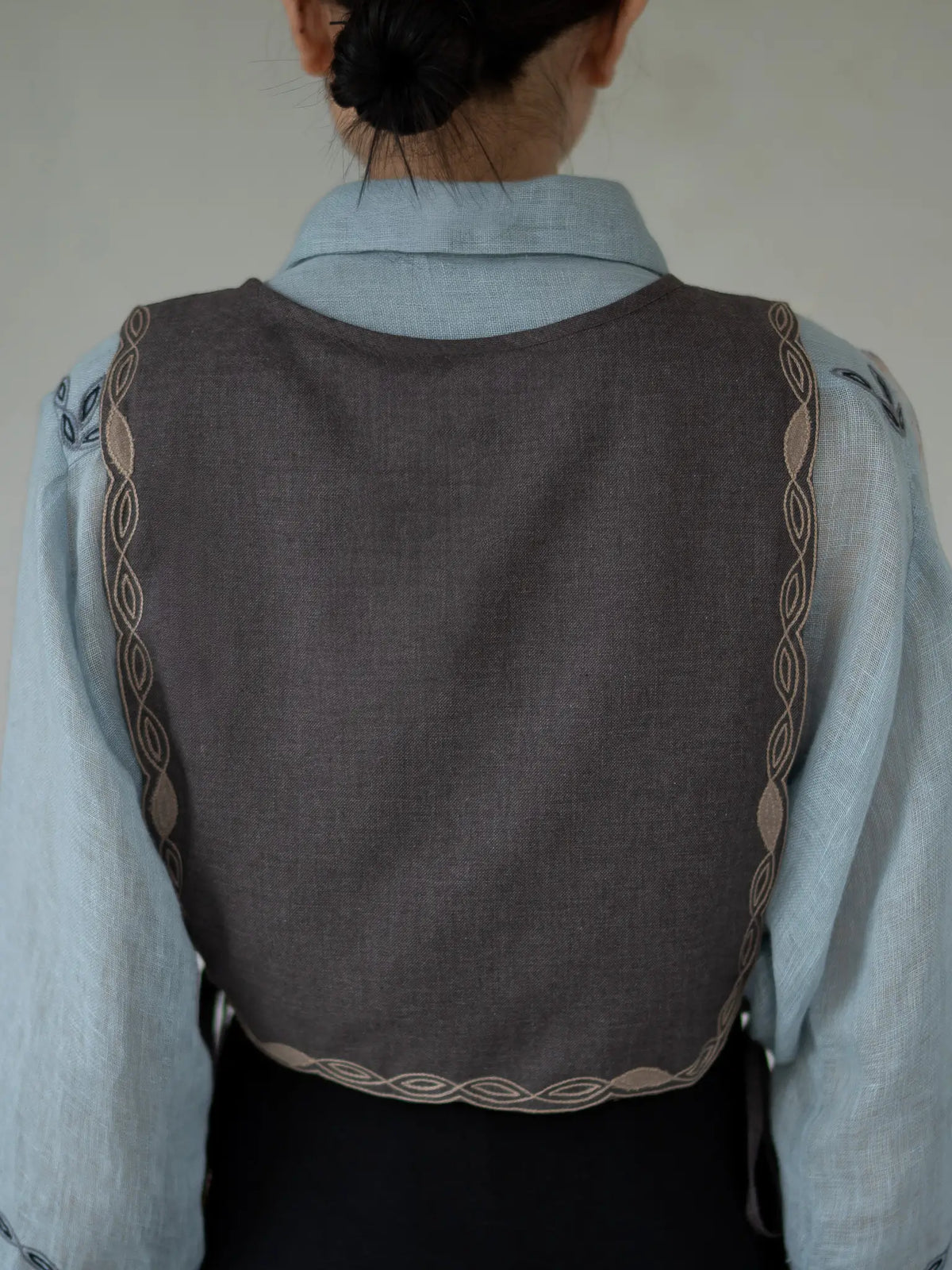 Eve Glow Bib